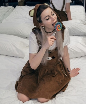 ⭐️
💫 В Москве я создам для нас неповторимую атмосферу страсти и похоти. Моя чувственность и нежные прикосновения погрузят тебя в мир наслаждения, в котором всё возможно.
🔥 Я мастерица любых эротических услуг – от классического секса и минета до ролевых игр и легкого бондажа. Хочешь попробовать что-то новое? Я с радостью реализую твои самые сокровенные фантазии.
🌟 Отзывы о моей работе говорят сами за себя – мои клиенты остаются довольными и возвращаются ко мне снова и снова. Фото, которые ты видишь, абсолютно реальные – именно такими ты увидишь меня на встрече.
💋 Не упускай возможность окунуться в океан блаженства вместе со мной. Забудь о повседневных проблемах и позволь мне стать твоим воплощением сексуальных фантазий. Жду тебя в Москве, чтобы согреть и расслабить тебя в полной мере.💥 11368, 22 года