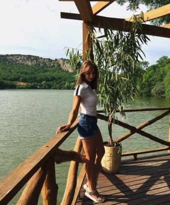 Готова подарить тебе незабываемые моменты наслаждения и удовольствия. У меня множество услуг, которые сделают твои фантазии реальностью. Любовные игры, массаж, ролевые сценарии - все, чтобы доставить тебе удовольствие. Мои фотографии гарантируют 100% соответствие реальности, поэтому можешь быть спокоен. У меня есть отличные отзывы, которые подтверждают мою нежность и профессионализм. Не упусти возможность окунуться в мир наслаждения в Москве! 🌹💋 8556, 24 года